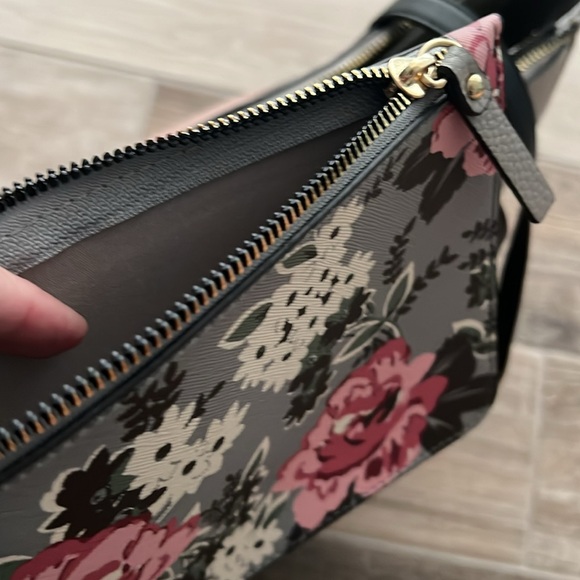 Nanette Lepore pink and gray, beautiful handbag so many pockets! - Picture 5 of 7